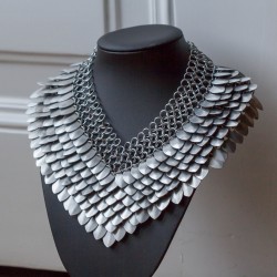 Dračí objetí - náhrdelník